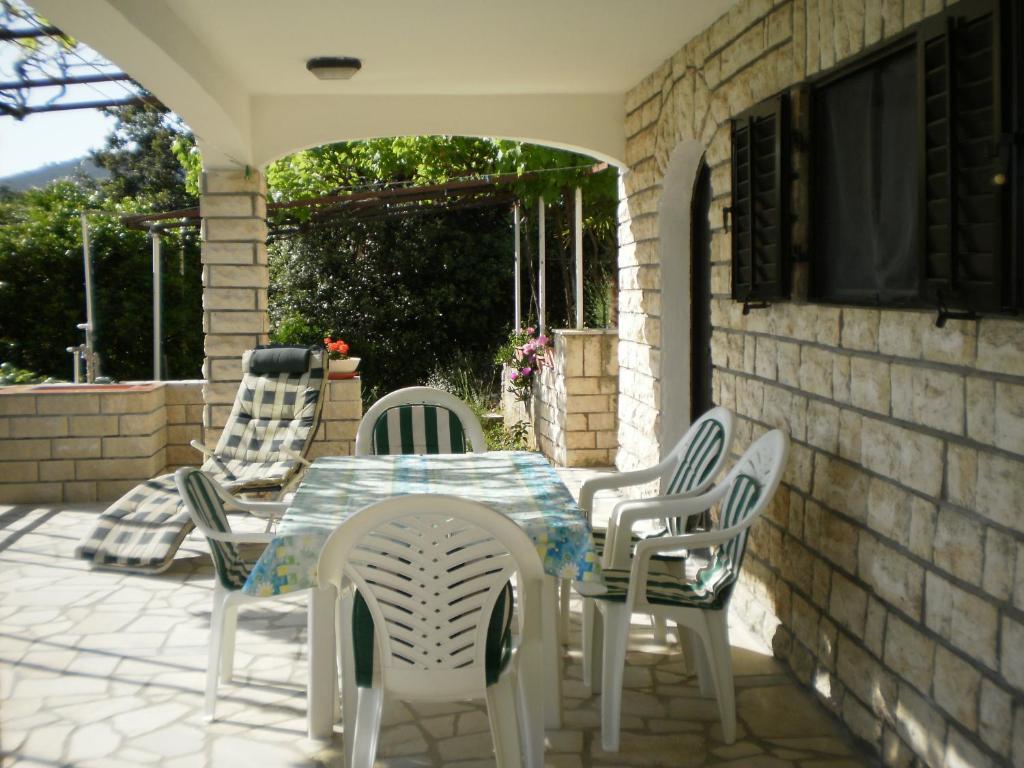 Apartments Pinezic Martinscica  Ruang foto
