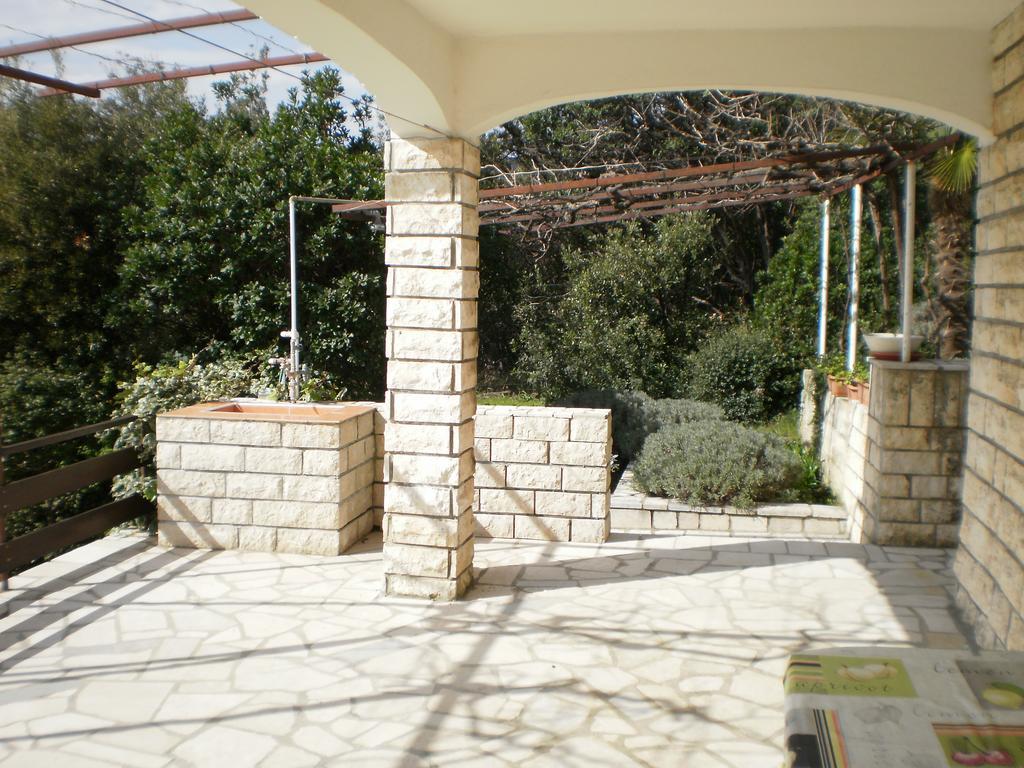 Apartments Pinezic Martinscica  Bagian luar foto
